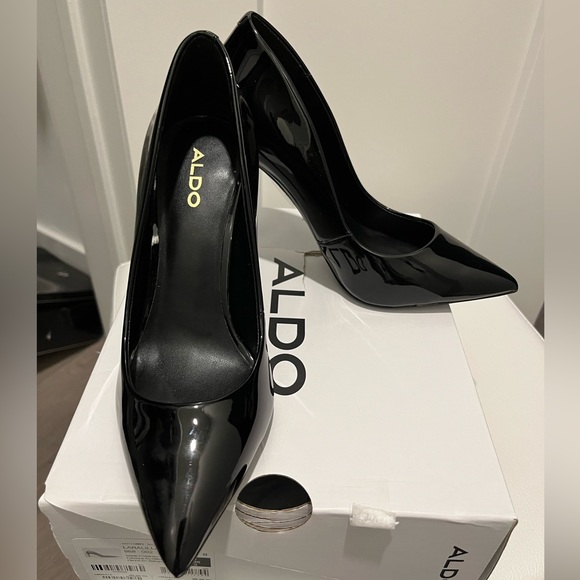 Stilettos, brand new in box - Picture 1 of 2